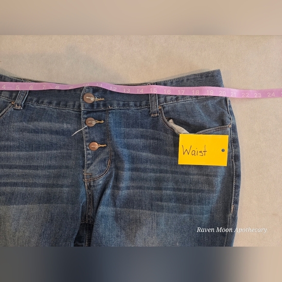 Ariya Distressed Ankle Jeans in Blue - Picture 9 of 11